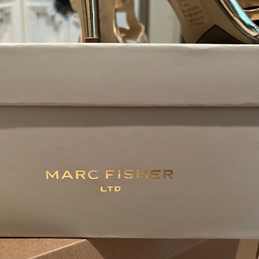 Gold sparkly detailed heels - Picture 2 of 6